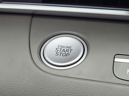 Used 2025 Hyundai Elantra SEL image 24