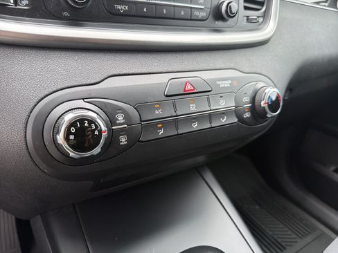 Used 2016 Kia Sorento L FWD image 6