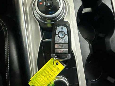 Used 2021 Ford Explorer XLT w/ Equipment Group 202A AWD/4WD image 40