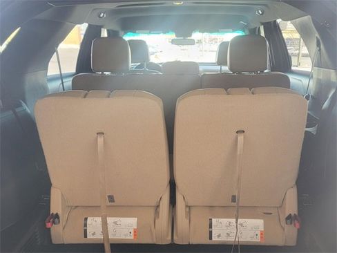 Used 2016 Ford Explorer XLT w/ Equipment Group 202A image 9