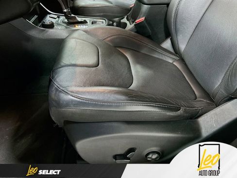 Used 2021 Jeep Cherokee Latitude Lux image 18