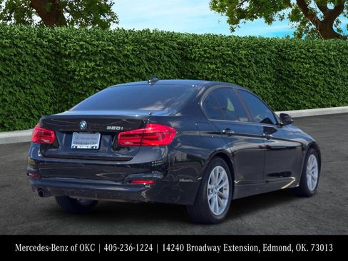 Used 2018 BMW 320i Sedan RWD image 5