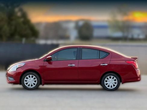 Used 2015 Nissan Versa SV FWD image 8