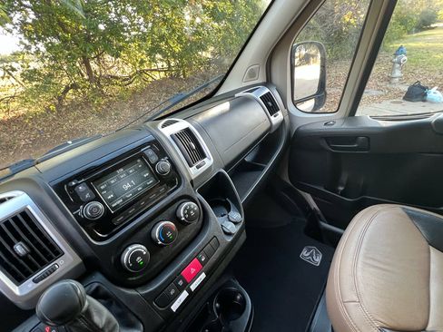Used 2017 RAM ProMaster 2500 w/ Premium Appearance Group image 24