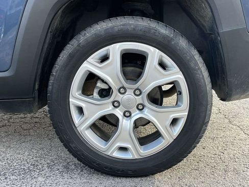 Used 2022 Jeep Renegade Limited image 11