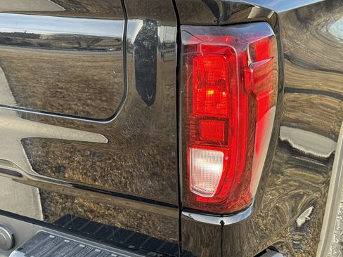 Used 2022 GMC Sierra 1500 Elevation w/ Elevation Premium Package image 11