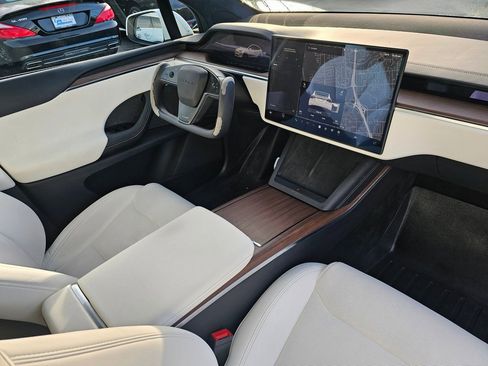Used 2023 Tesla Model X image 27