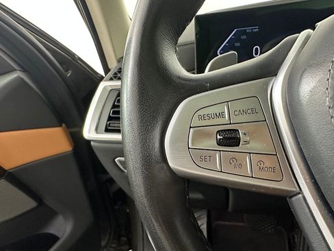 Used 2023 BMW X7 xDrive40i w/ Premium Package image 15