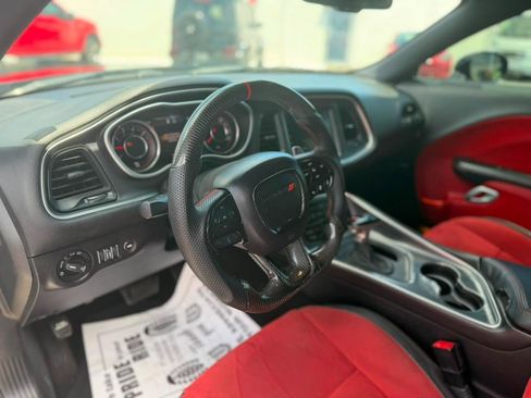 Used 2015 Dodge Challenger R/T Scat Pack w/ Leather Interior Group RWD image 12