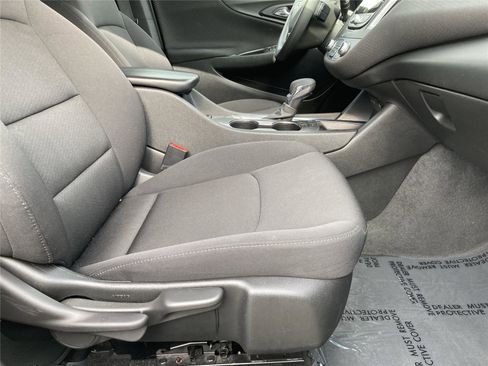 Used 2024 Chevrolet Malibu LT image 28