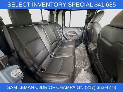 New 2025 Jeep Gladiator Sport image 24