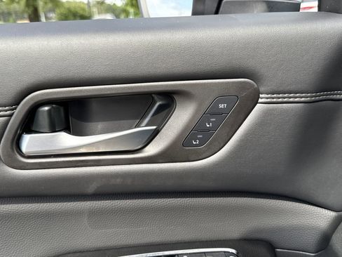New 2026 Nissan Pathfinder Platinum FWD image 17