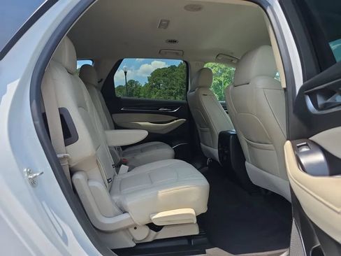 Used 2020 Buick Enclave Essence FWD image 42