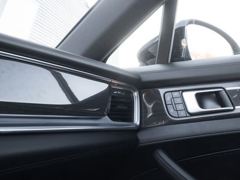 Used 2023 Porsche Panamera 4 image 15