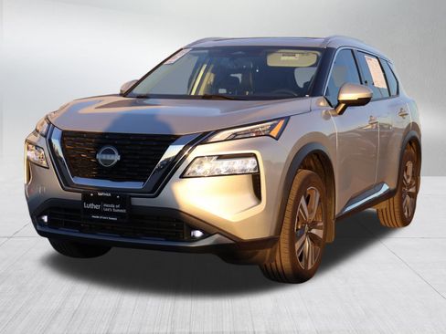 Used 2022 Nissan Rogue SL image 3