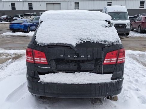 Used 2019 Dodge Journey SE image 4