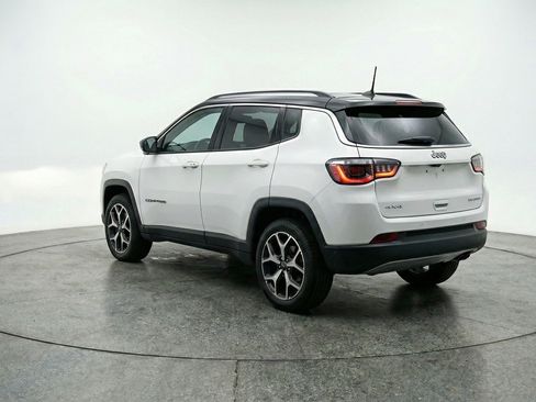 Used 2025 Jeep Compass Limited AWD/4WD image 6