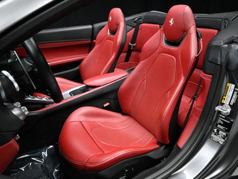 Used 2022 Ferrari Portofino M RWD image 65