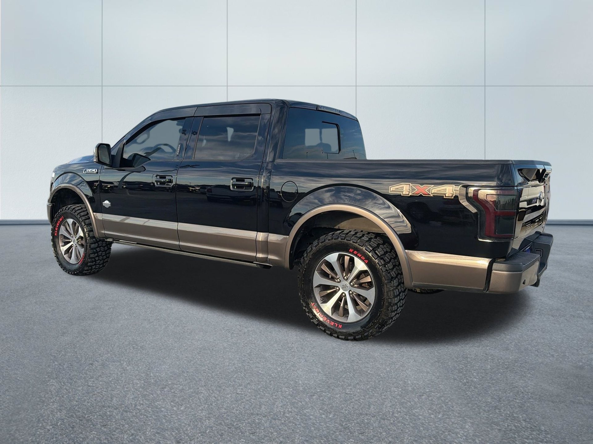 Used 2019 Ford F150 King Ranch w/ Equipment Group 601A Luxury AWD/4WD image 9