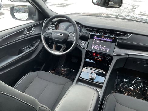 Used 2024 Jeep Grand Cherokee L Laredo w/ Luxury Tech Group I image 20