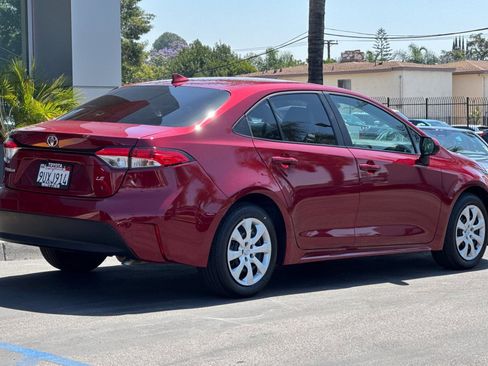 Certified 2025 Toyota Corolla LE FWD image 5