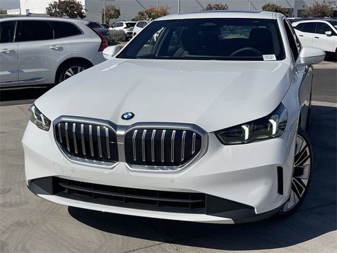 New 2025 BMW 530i image 3