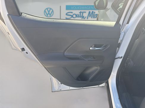 Used 2025 Nissan Kicks SR FWD image 24