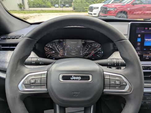 Used 2023 Jeep Compass Latitude AWD/4WD image 21