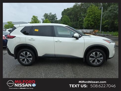 Used 2023 Nissan Rogue SV AWD/4WD image 6