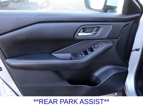 Used 2025 Nissan Rogue SV FWD image 25