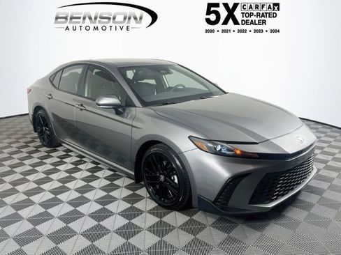 Used 2026 Toyota Camry SE FWD image 1