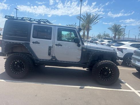 Used 2016 Jeep Wrangler Unlimited Rubicon AWD/4WD image 5