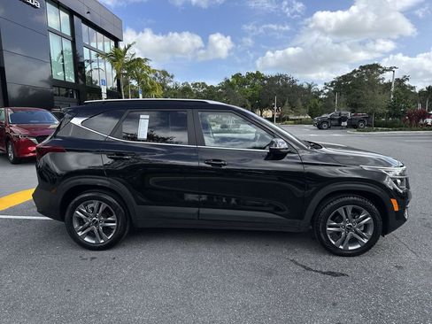 Used 2023 Kia Seltos S image 6