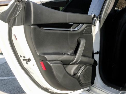 Used 2023 Maserati Ghibli Modena image 41