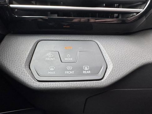 Used 2023 Volkswagen ID.4 Pro S image 28