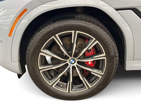 Used 2025 BMW X6 xDrive40i w/ Executive Package AWD/4WD image 14