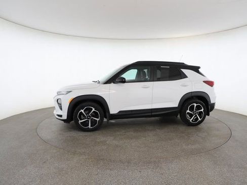 Used 2021 Chevrolet TrailBlazer RS w/ Technology Package image 5