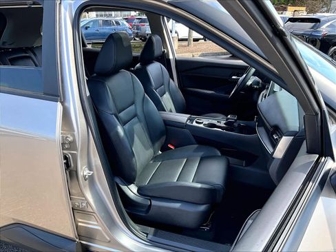 Used 2026 Nissan Rogue SV w/ SV Premium Package image 11