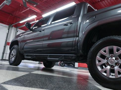 Used 2018 Toyota Tacoma SR5 image 36