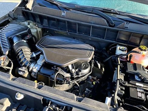 Used 2018 GMC Acadia SLT AWD/4WD image 32