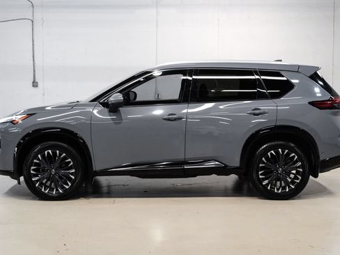 Used 2024 Nissan Rogue Platinum w/ Platinum Premium Package FWD image 12