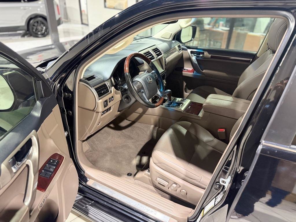 Used 2019 Lexus GX 460 Premium AWD/4WD image 15