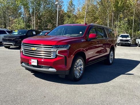 Certified 2024 Chevrolet Suburban High Country w/ Advanced Technology Package image 8