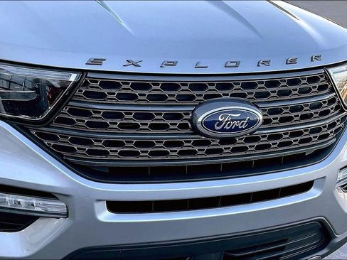 Used 2022 Ford Explorer XLT w/ Equipment Group 202A image 31