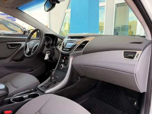 Used 2016 Hyundai Elantra SE w/ Option Group 02 FWD image 23