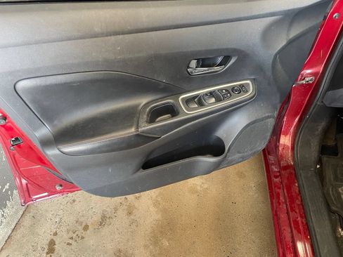 Certified 2022 Nissan Versa SR FWD image 9