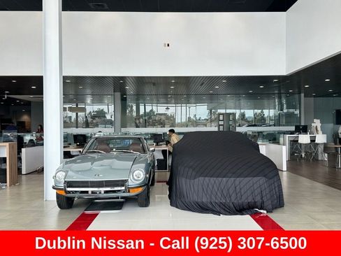 Used 2025 Chevrolet Trax RS FWD image 60