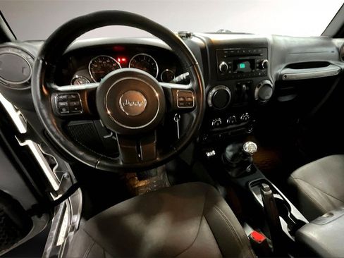 Used 2017 Jeep Wrangler Sport image 7