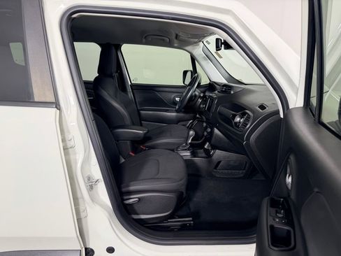 Used 2020 Jeep Renegade Altitude image 34