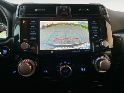 Used 2024 Toyota 4Runner TRD Off-Road Premium AWD/4WD image 23